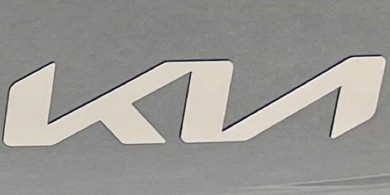 Kia Logo für Seite Nearly Perfect
