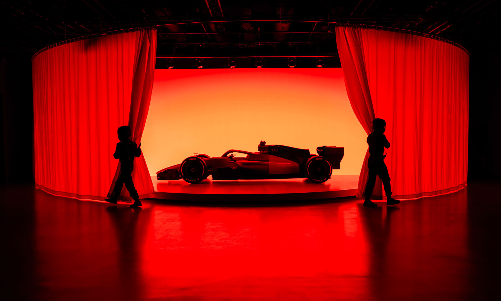 NP-NEARLYPERFECT-NEWS-AUDI ENTHÜLLT FORMEL1 BOLIDEN  R26 IN EINER AUFWENDIGEN SHOW