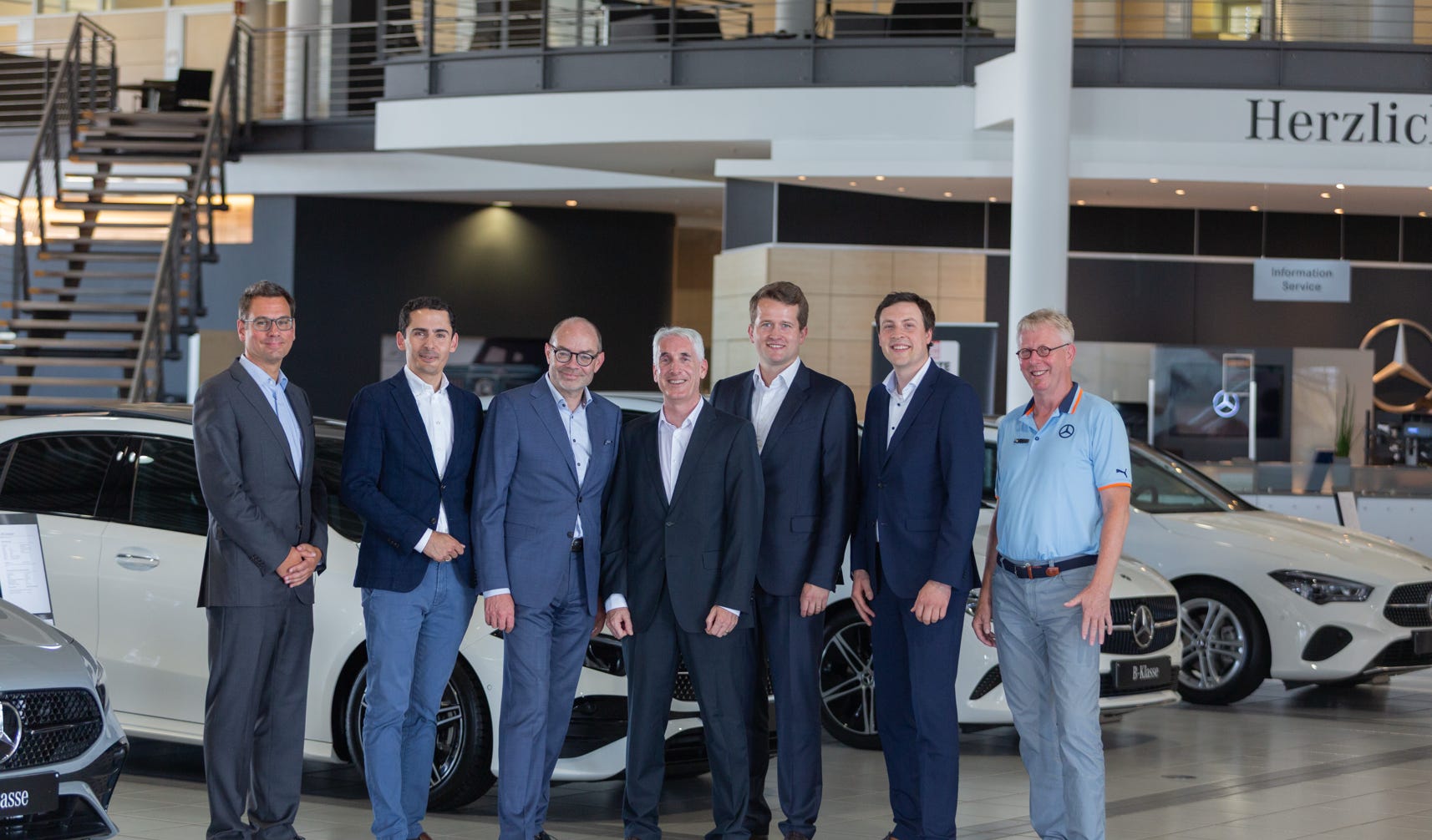 NP-NEWS- MERECEDES-NIEDERLASSUNGEN-VERKAUF-NEARLYPERFECT