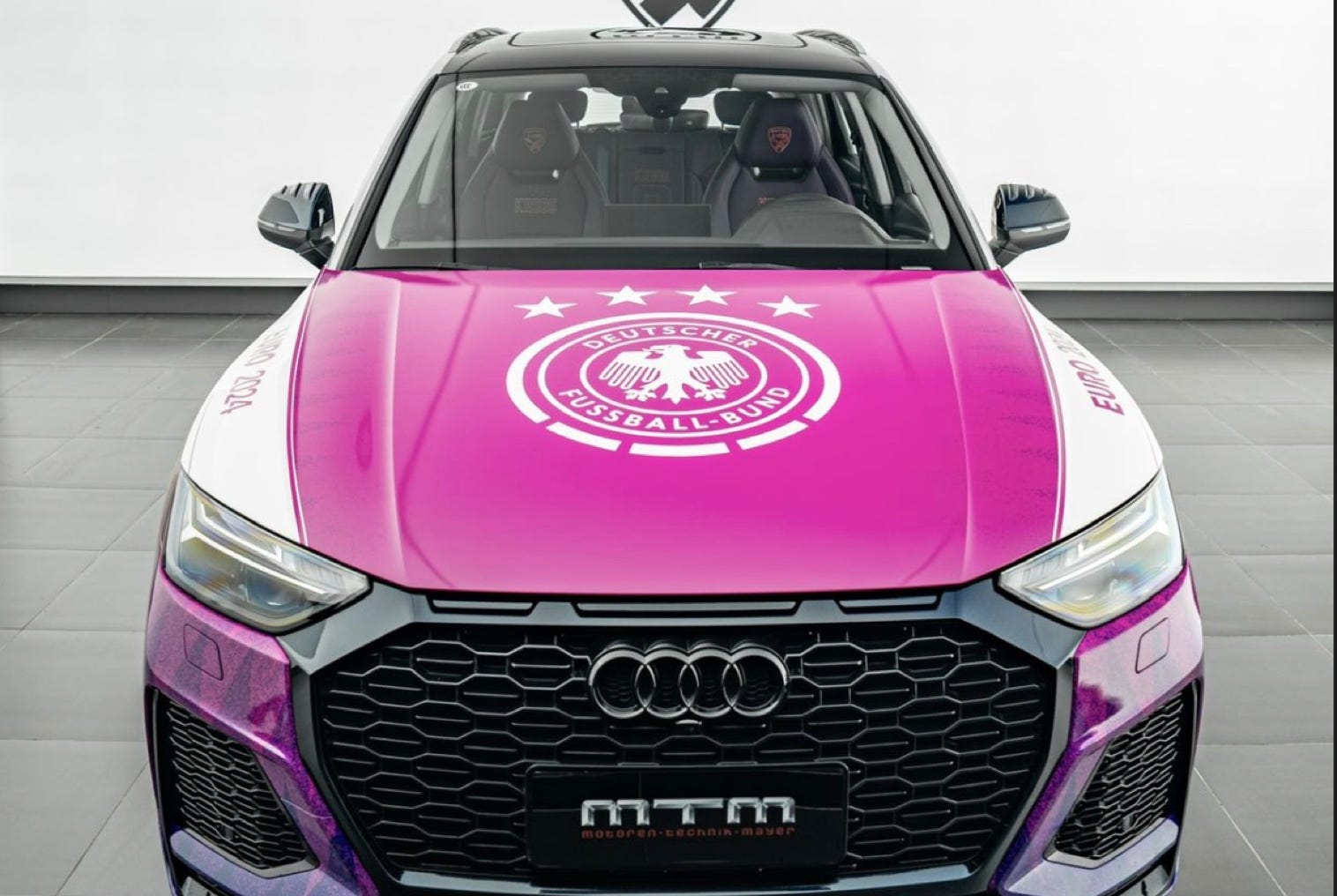 NPNEARLYPERFECT_NPKURIOSES_MTM_FUSSBALLEMERAL