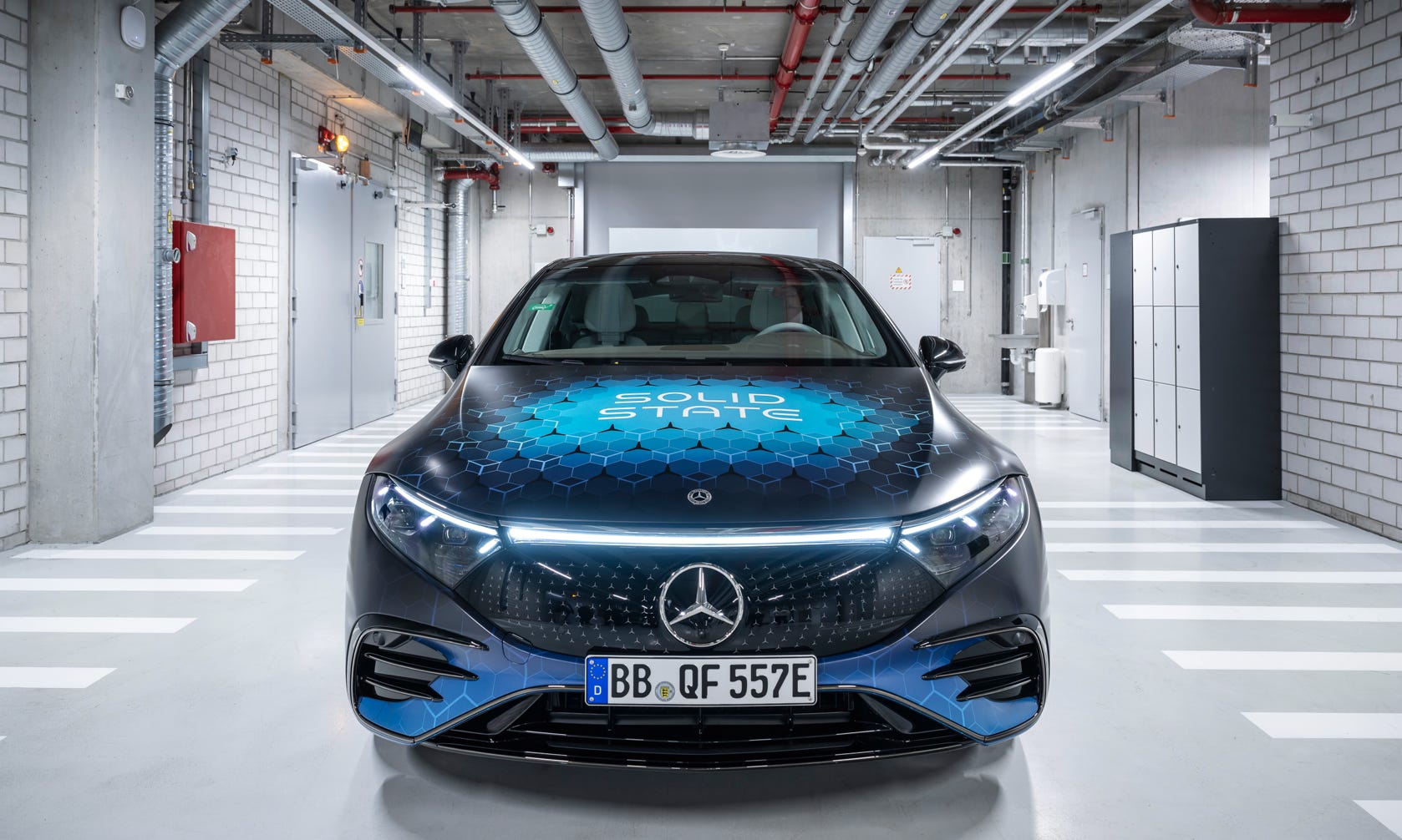 NP NEWS - MERCEDES ENTWICKELT MIT FACTORIAL ENERGY DIE SOLIDSTATE FESTKÖRPERBATTERIE-NEARLYPERFECT