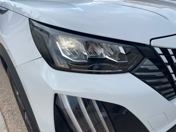 NP PEUGEOT 2008 NP PROFI LUPE NEARLY PERFECT