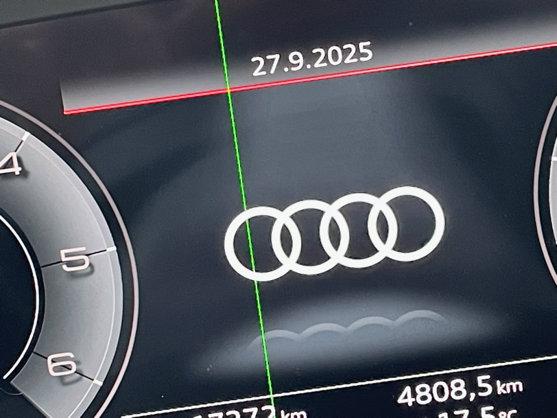 NP TESTING AUDI Q5 SPORTBACK NEARLY PERFECT DISPLAYFEHLER