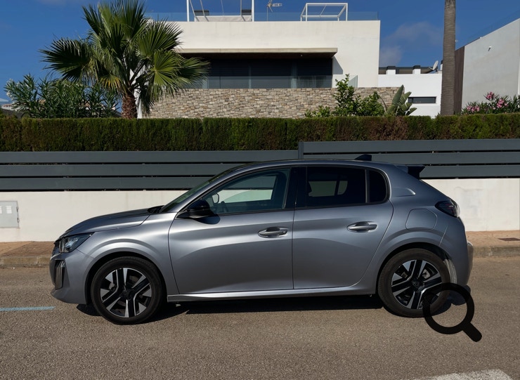 NP-NEARLYPERFECT-PEUGEOT-208HYBRID-TESTING-NPPROFILUPE