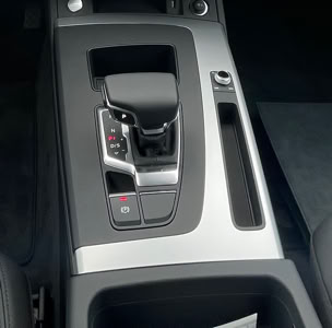 NP_AUDI_Q5_SPORTBACK  IM TEST  BEI NEARLY PERFECT UGLY MITTELKONSOLE