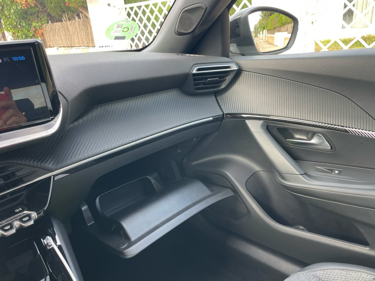 NP PEUGEOT 2008 NP PROFI LUPE NEARLY PERFECT