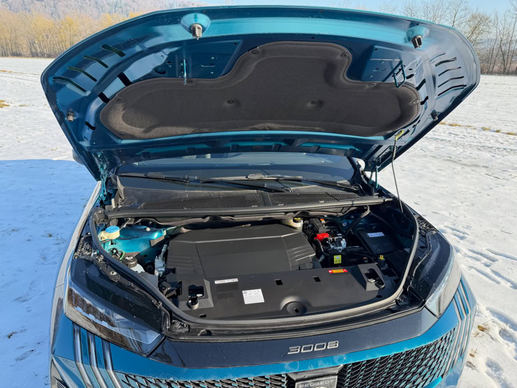 EAntrieb NP NEARLY PERFECT DER VOLLELEKTRISCHE PEUGEOT E-3008 GT UNTER DER NP PROFI LUPE