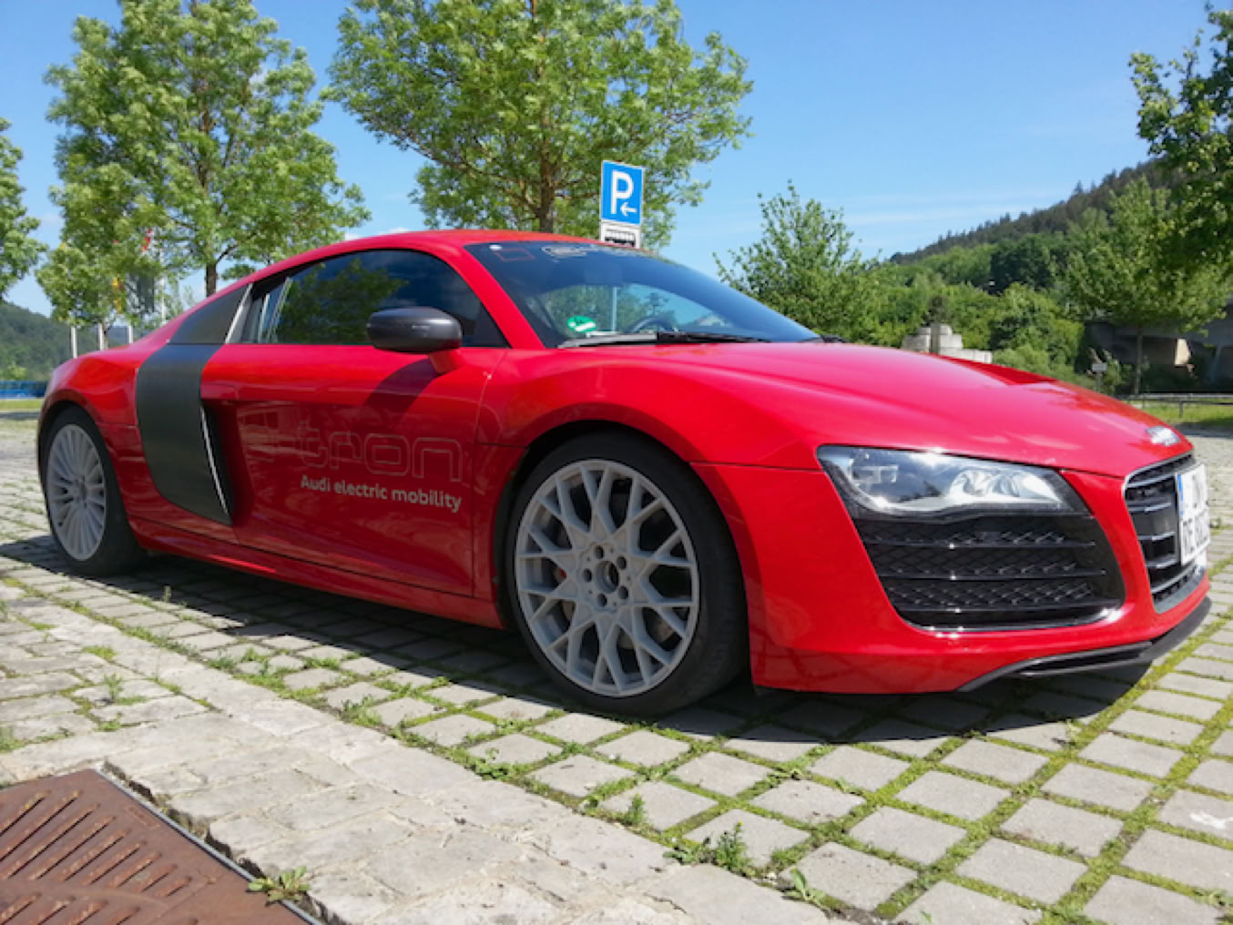 NP_NEARLY_PERFECT/NP/NPNEARLYPERFECT/NEARLY_PERFECT/KURIOSES/R8_ETRON_GT/R8/R8ETRON