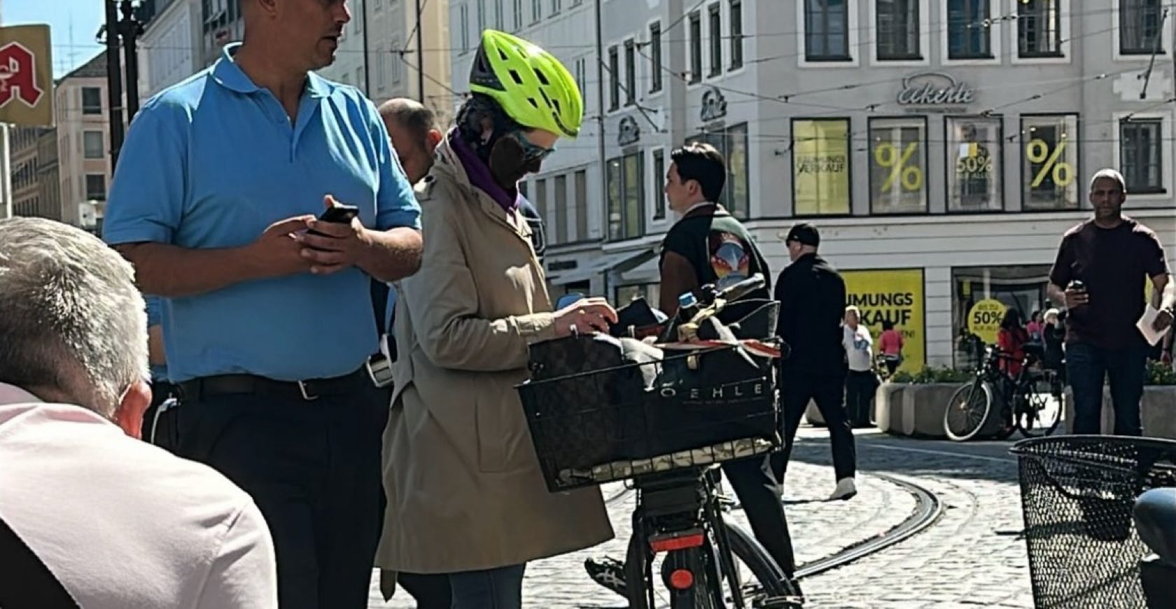 NP_NOGO Radln in der Fussgängerzone München
