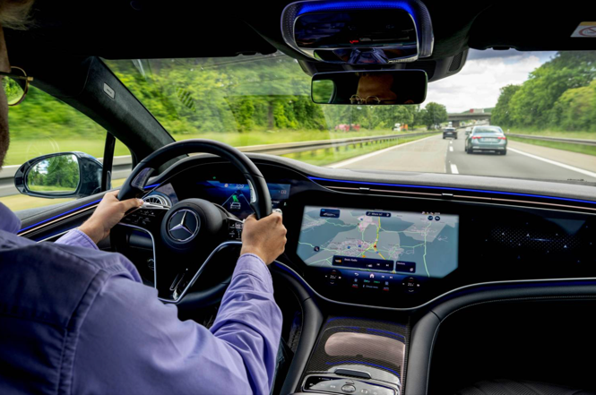 NP_MERCEDES_ALC_AUTOMATICLANECHANGE