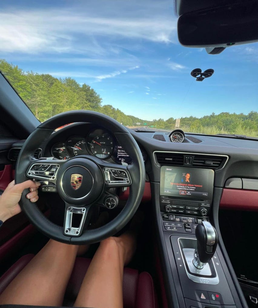 NP_NEARLY_PERFECT_KURIOSES_PORSCHE_GTS_SEXY