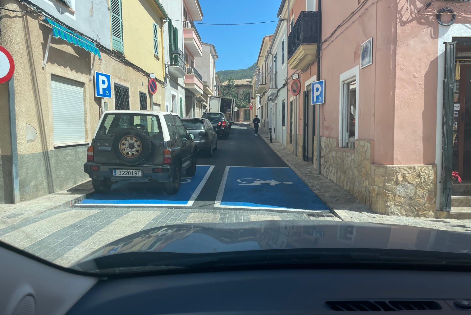 NP_NEARLY_PERFECT_KURIOSES_ANDRATX_PUERTO_DE ANDRATX_MALLORCA