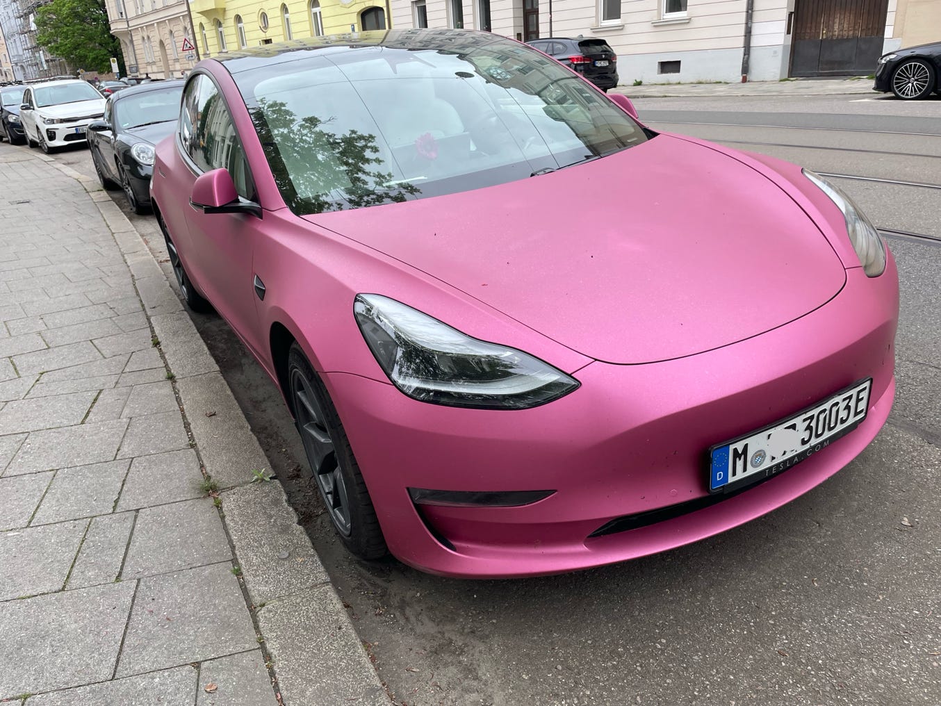 NP_NEARLY_PERFECT/NP/BARBIE/MÜNCHEN/TESLA/OSCAR