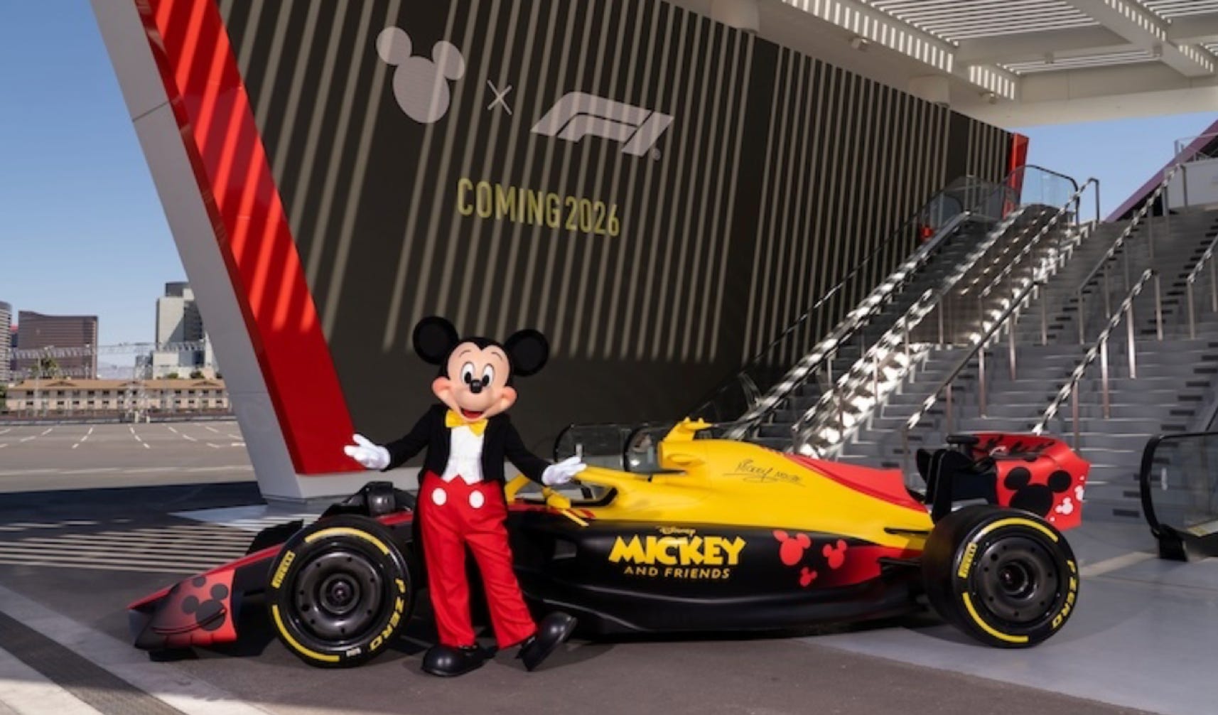 NP NEWS Miceky Mouse fährt Formel 1 mit Disney