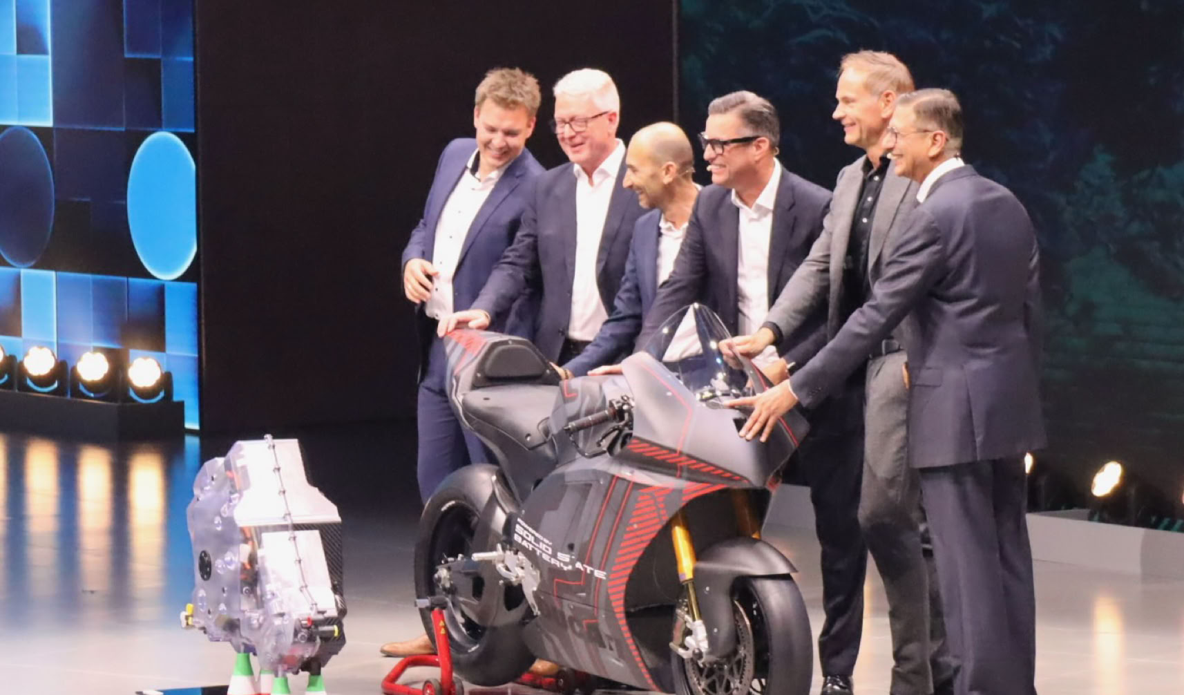 DUCATI-MOTOE-FESTSTOFFBATTERIE-SOLIDSTATE-AUDI-VWGROUP-NP-NPNEWS-NPNEARLYPERFECT
